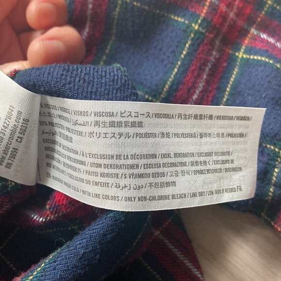 Hollister Navy Blue and Red Long Plaid Flannel Shirt - Picture 6 of 6